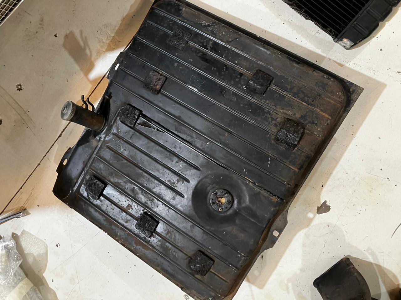 Original 82-Liter Steel Fuel Tank - Mercedes-Benz W111 / W108 / W109 (280 SE 3.5 V8)