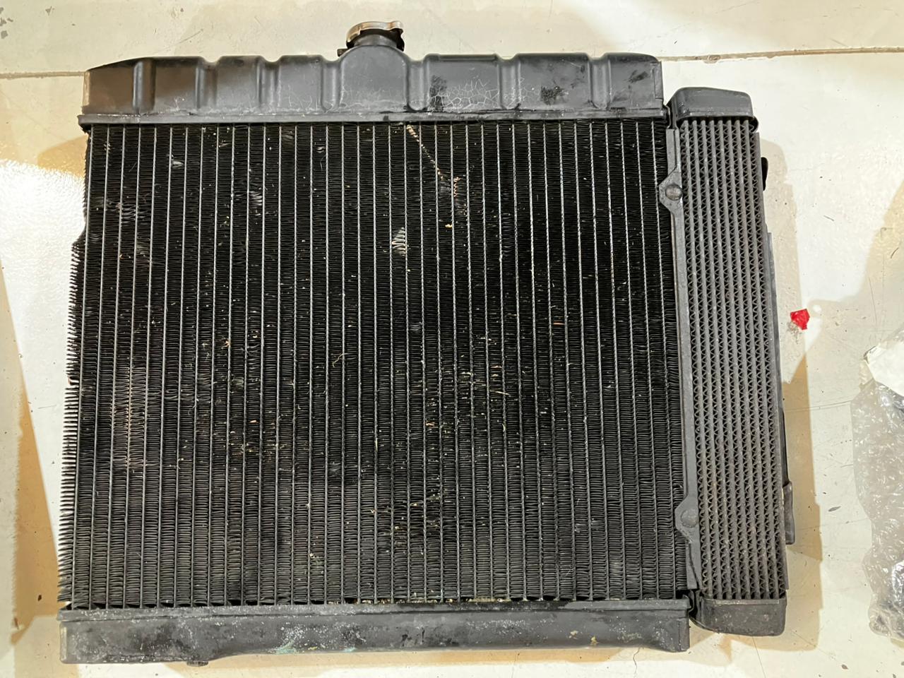 Original BEHR Engine Radiator with Integrated Oil Cooler - Mercedes-Benz W111 / W108 / W109 (280 SE 3.5 V8)