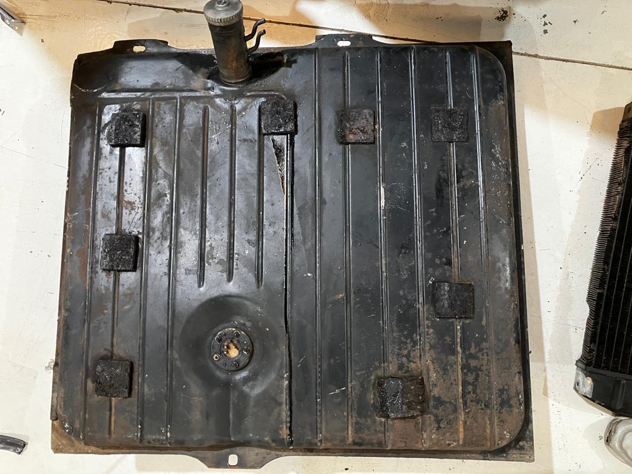 Original 82-Liter Steel Fuel Tank - Mercedes-Benz W111 / W108 / W109 (280 SE 3.5 V8)