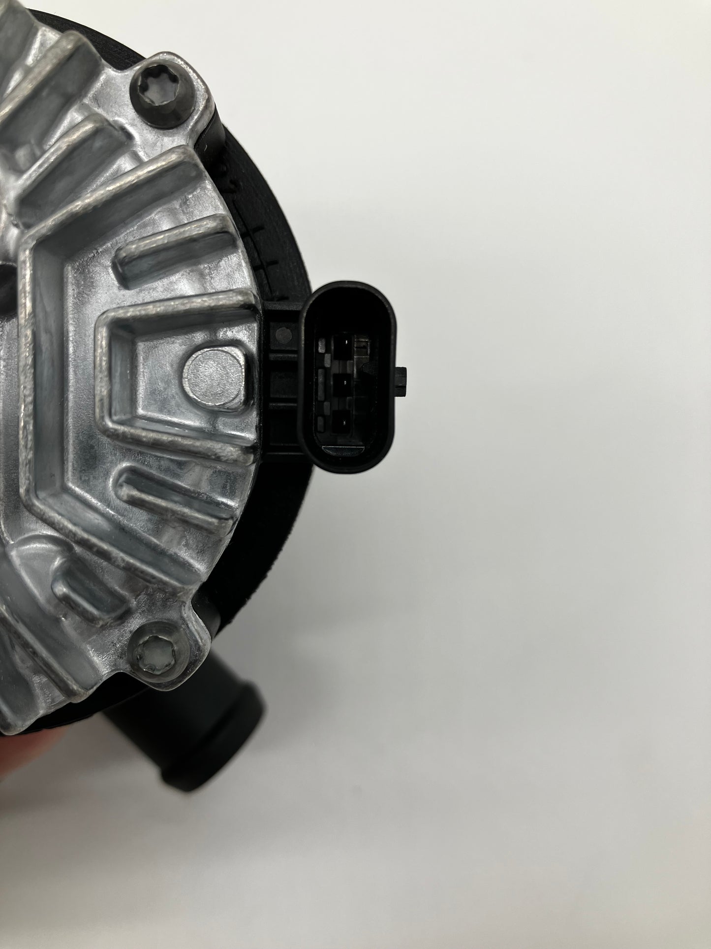 Bosch PCE2.0-XL Electric Auxiliary Coolant Pump