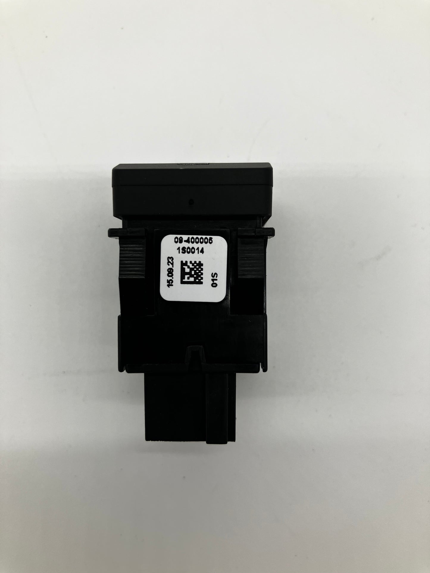 EAO Series 09 Universal Pushbutton Switch