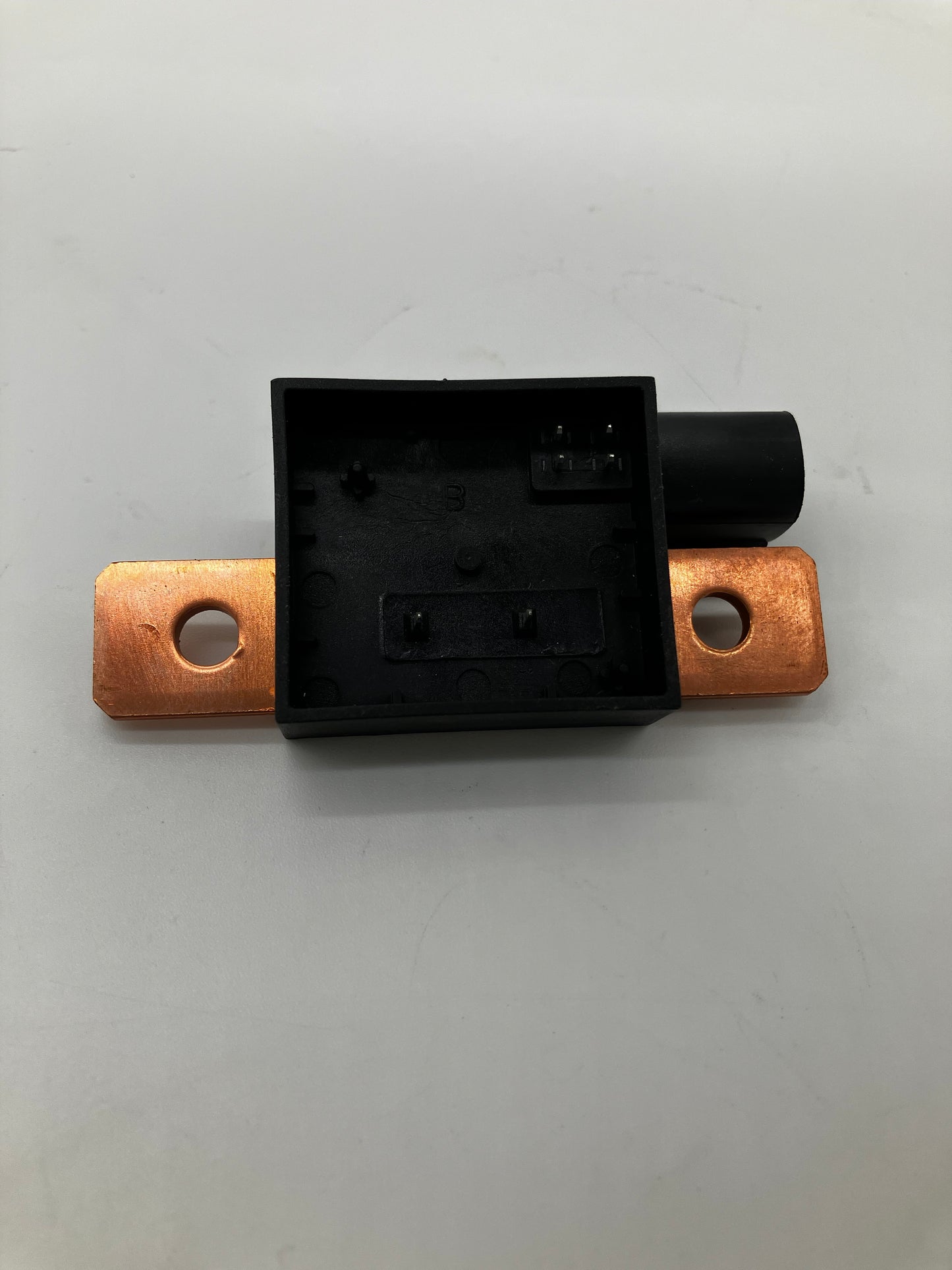 Heavy-Duty Automotive Battery Current Sensor / Shunt