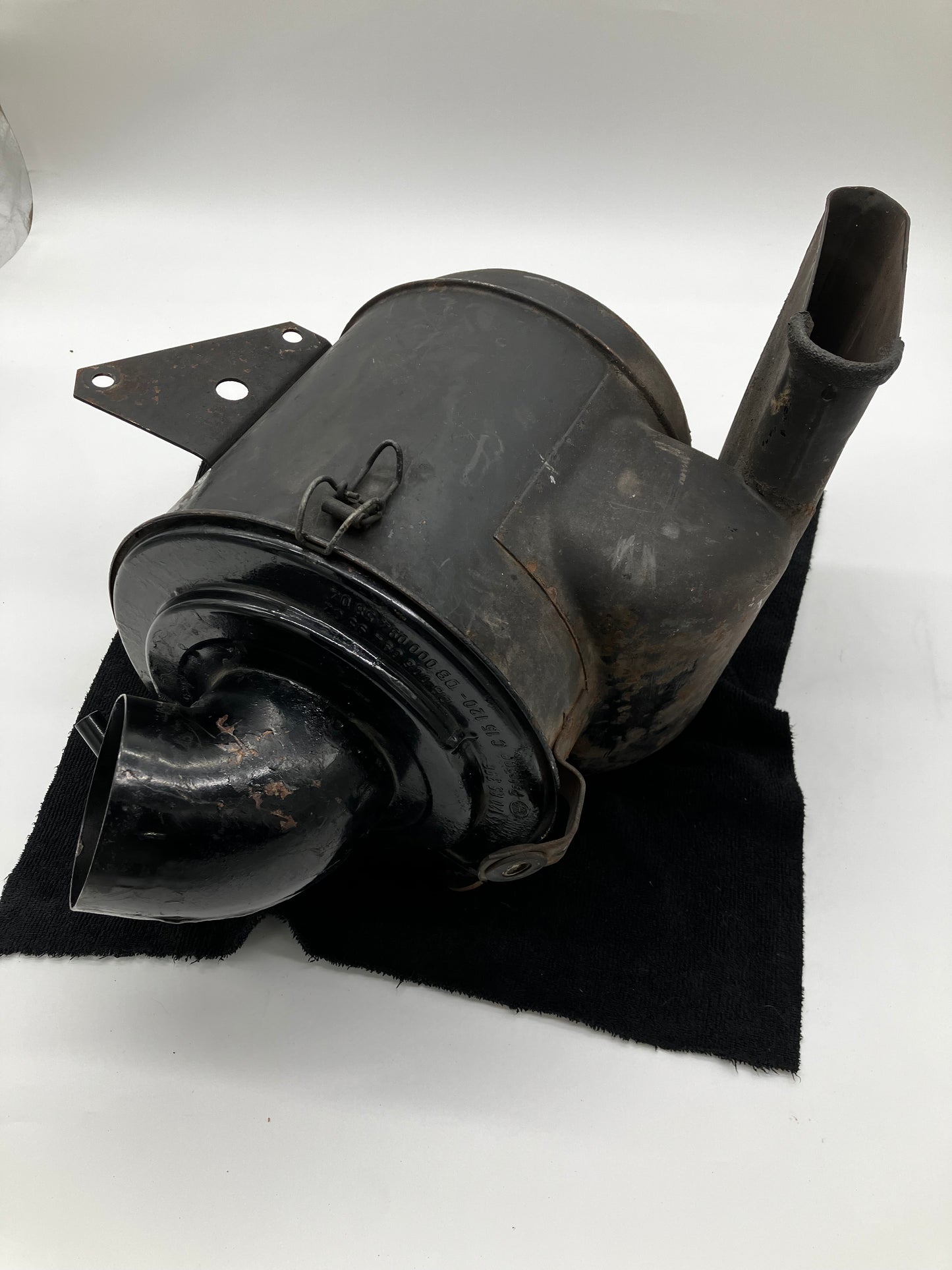 Original Steel Air Cleaner Filter Housing - Mercedes-Benz W111 / W108 / W109 (280 SE 3.5 V8)